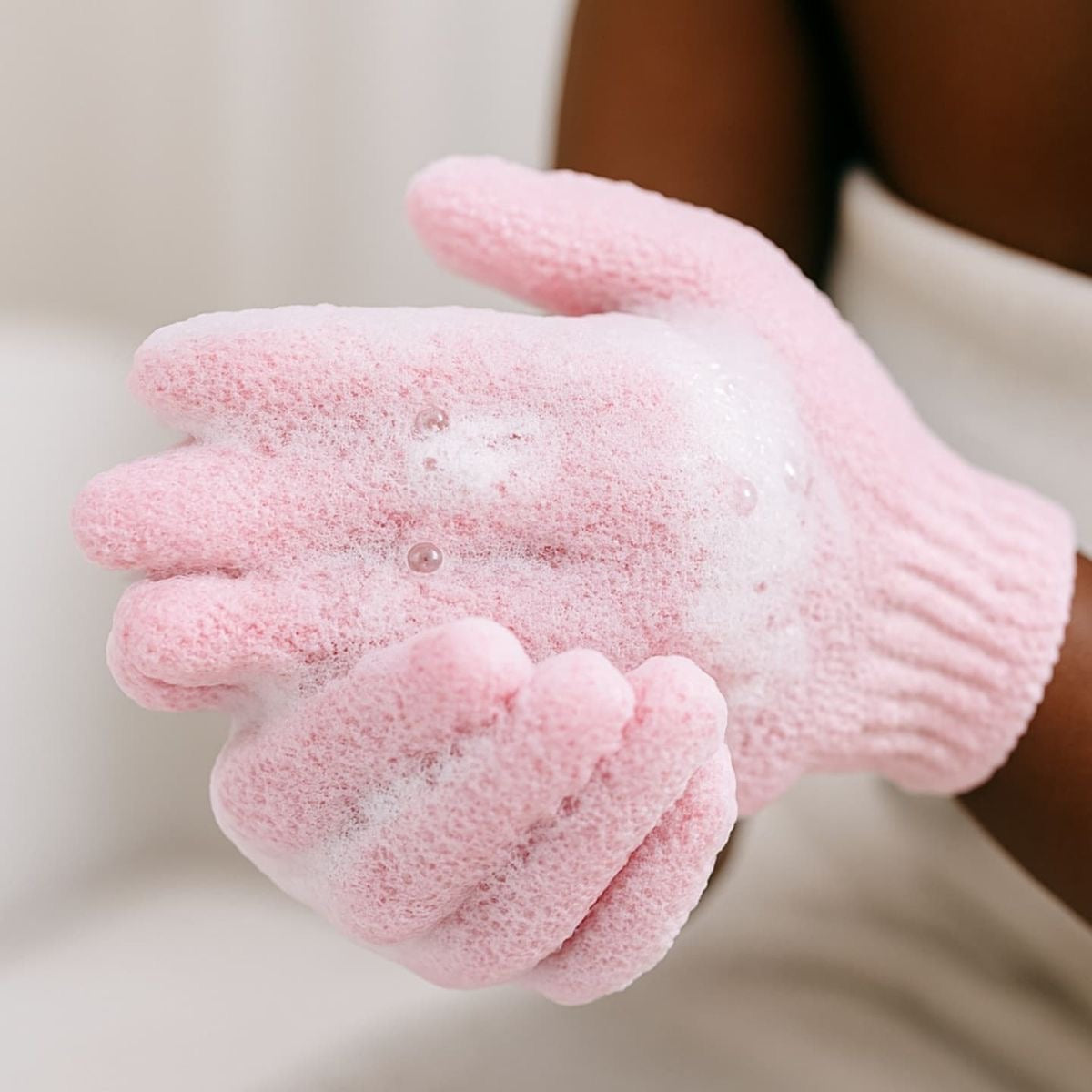 Gant exfoliant pour la douche